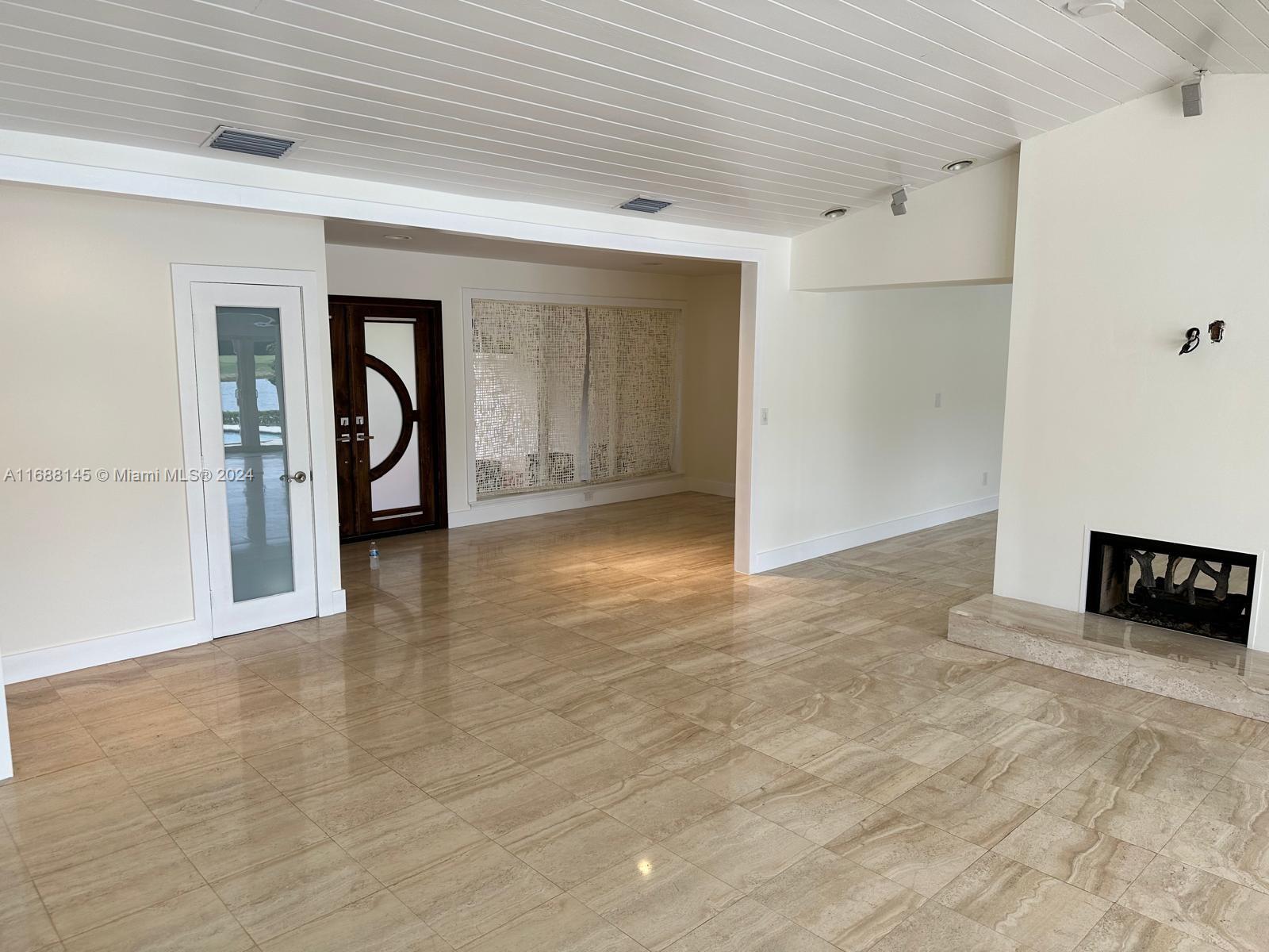 DORAL ESTATES - Residential