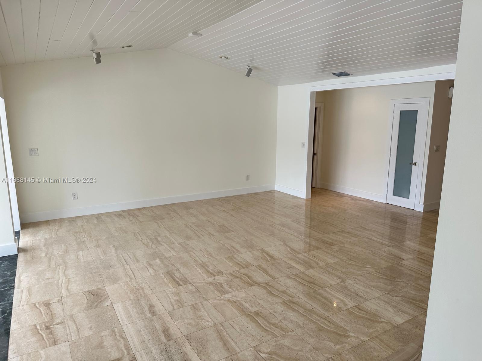 DORAL ESTATES - Residential