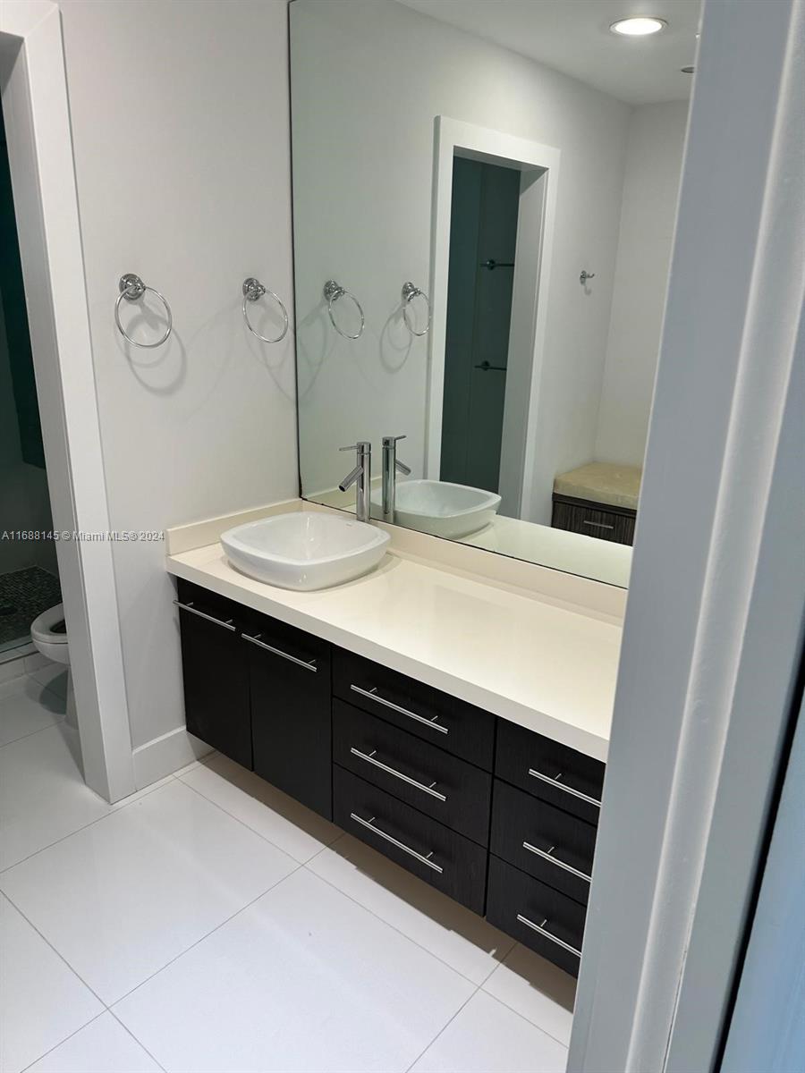 DORAL ESTATES - Residential