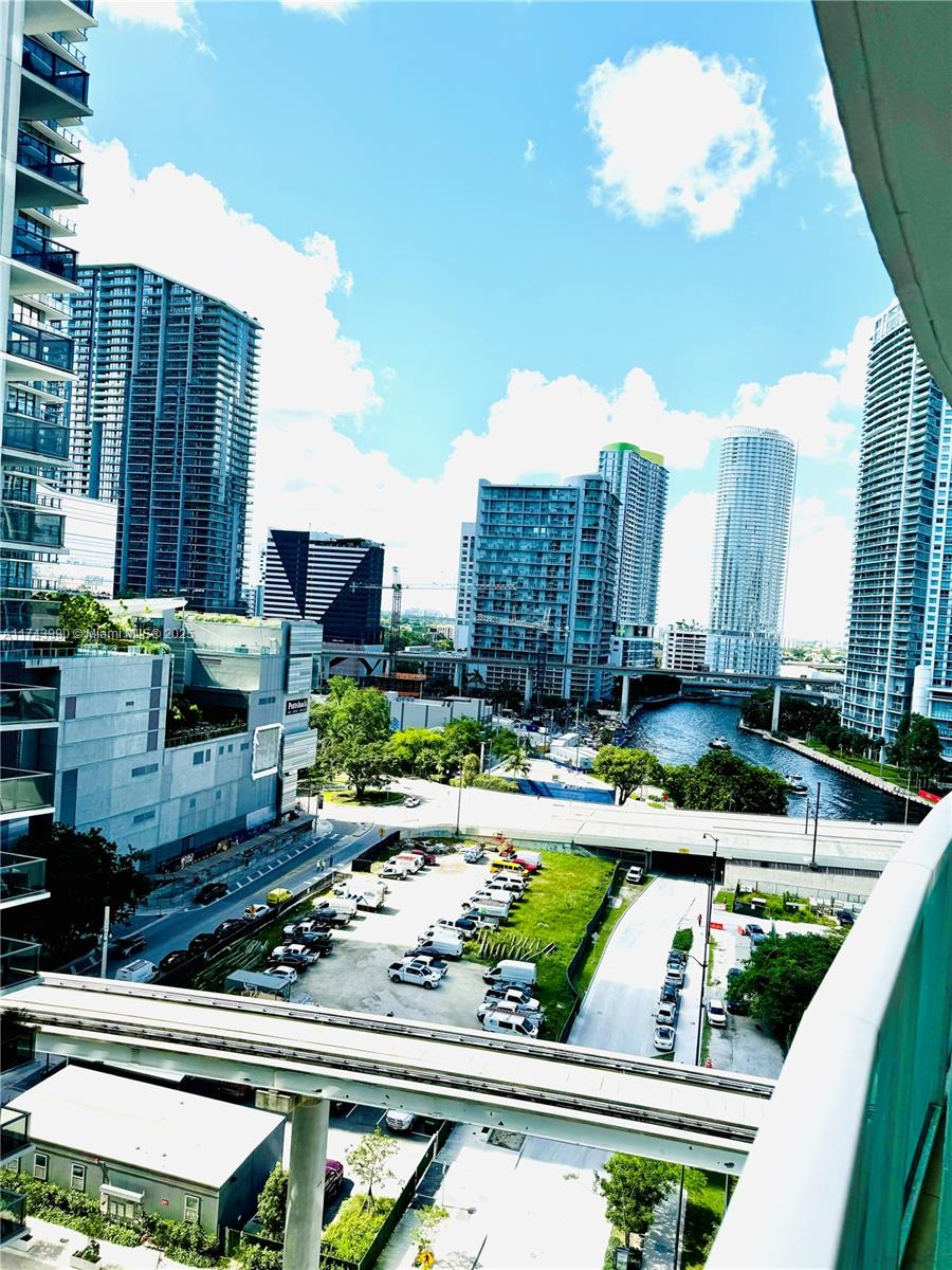 BRICKELL ON THE RIVER S T - Residential