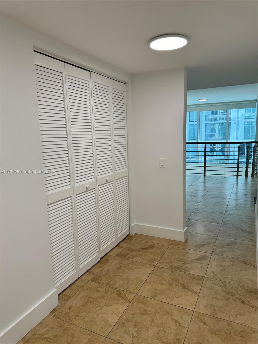 BRICKELL ON THE RIVER S T - Residential