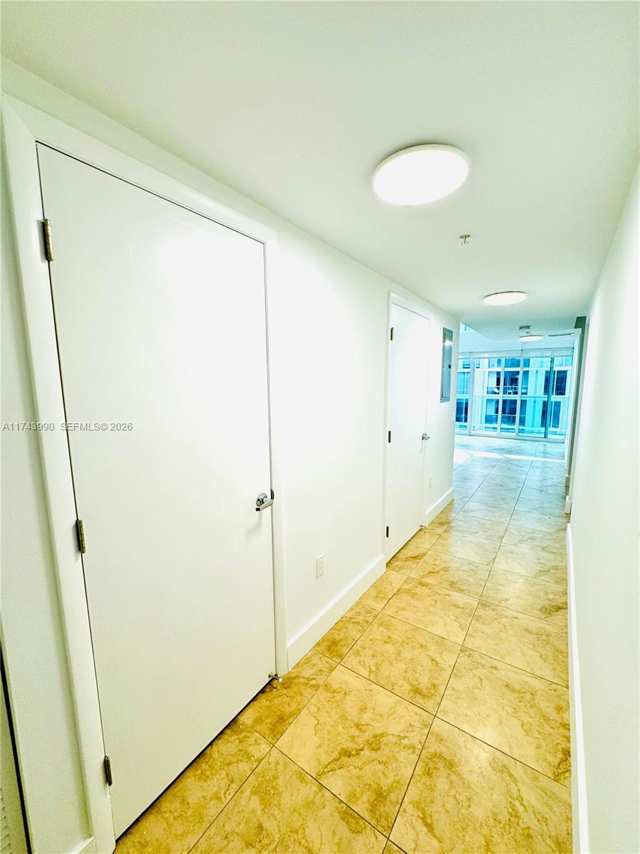 41 SE 5th St 808