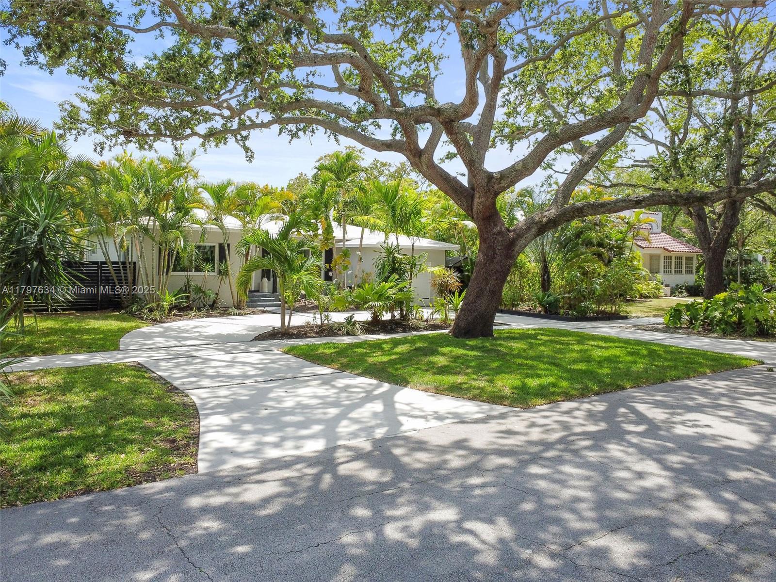 270 Ne 104th St, Miami Shores, Miami-Dade County, Florida - 3 Bedrooms  
2 Bathrooms - 