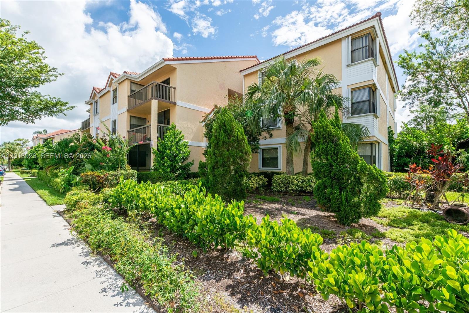 GRAND OASIS CONDO - Residential