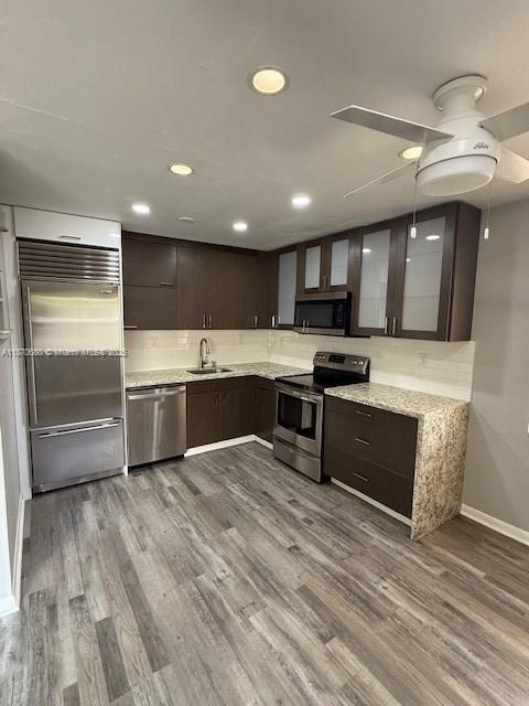 Remodel 1/1. Lots of parking space. Water and landscaping include it. Washer and Dryer available. Impact windows.