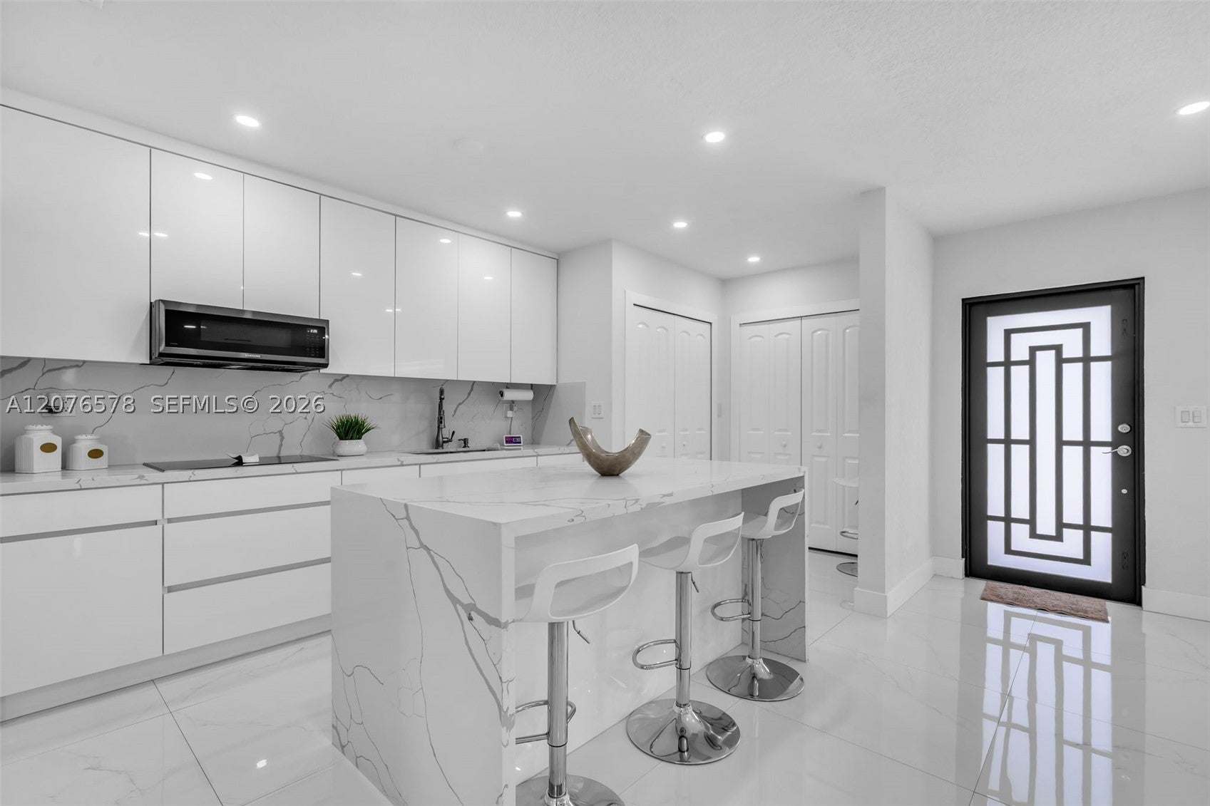 1270 W 64th Ter