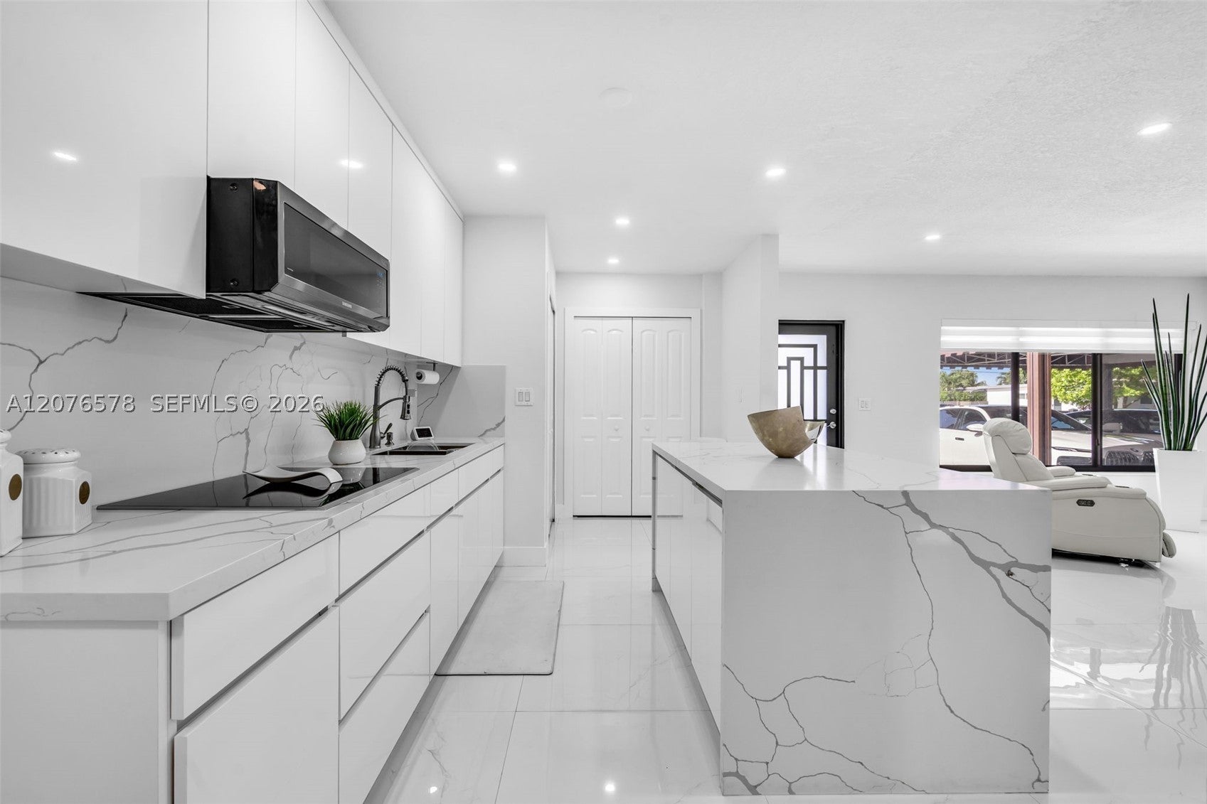 1270 W 64th Ter