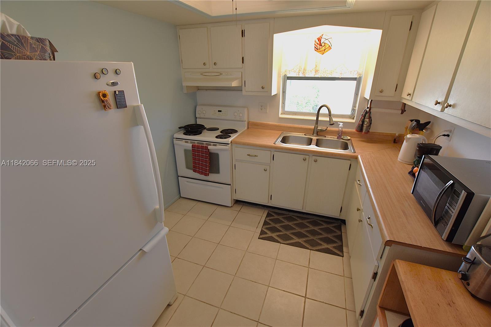 CRESTHAVEN VILLAS CONDO 2 - Residential