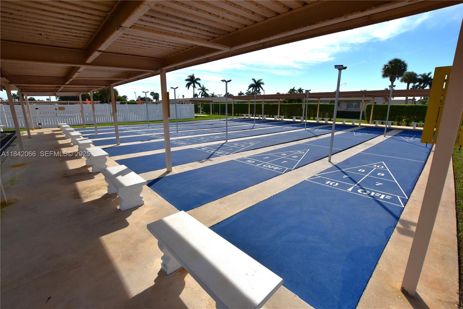 CRESTHAVEN VILLAS CONDO 2 - Residential