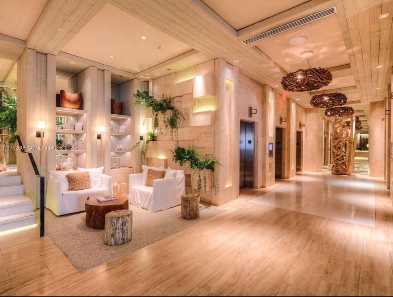 1 Hotel & Homes - Residential