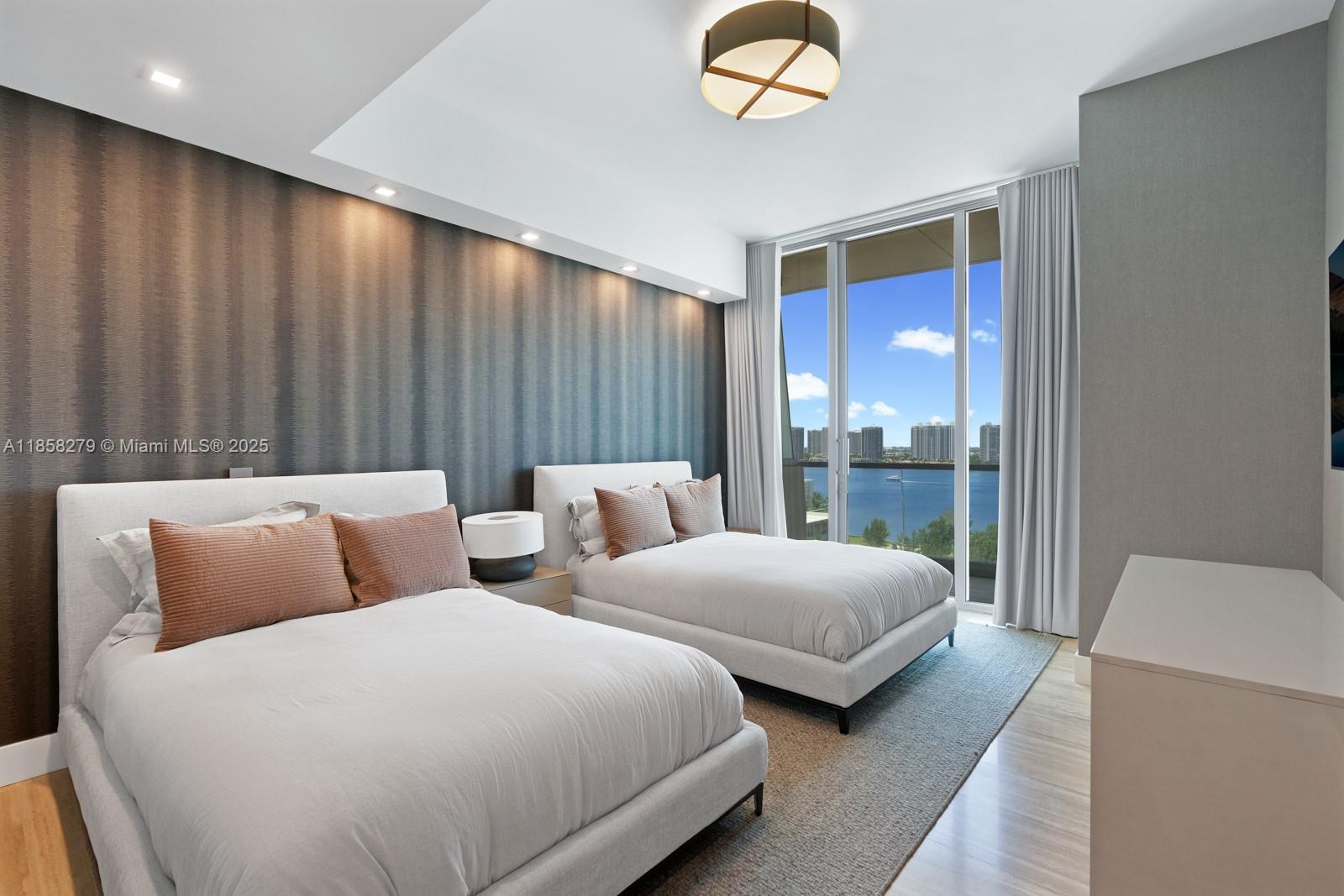 NORTH BISCAYNE BEACH AMEN - Residential
