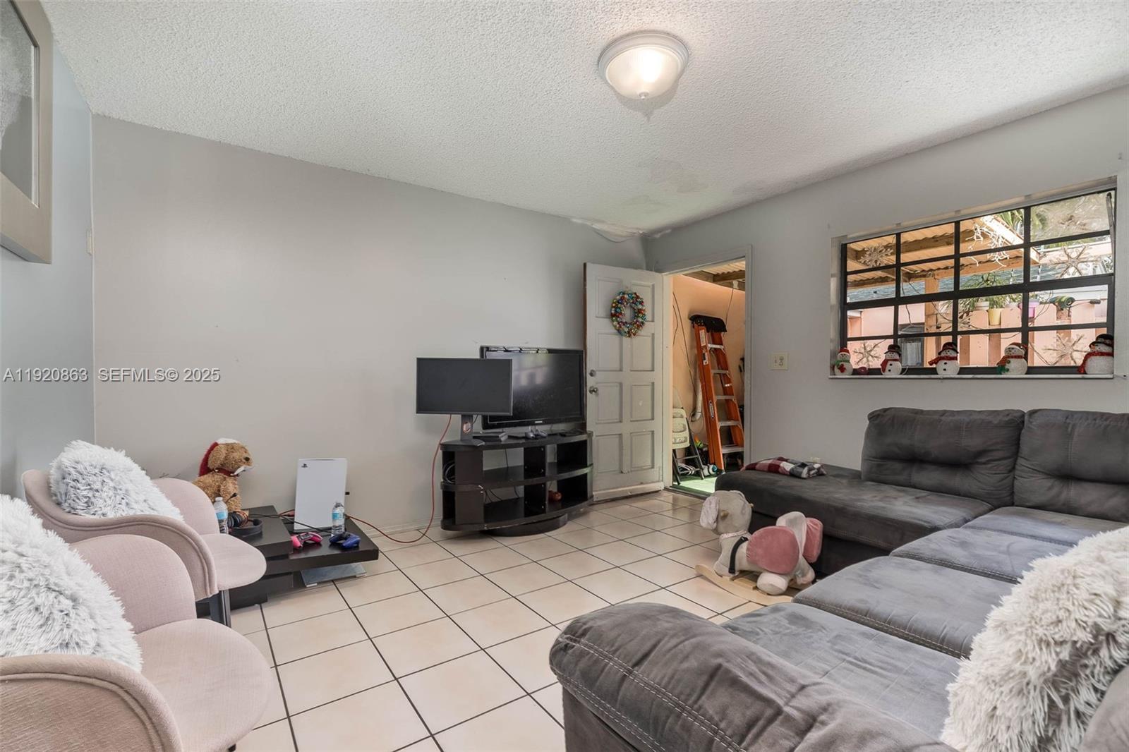 AMND MIAMI SUBURBAN ACRES - Residential Income