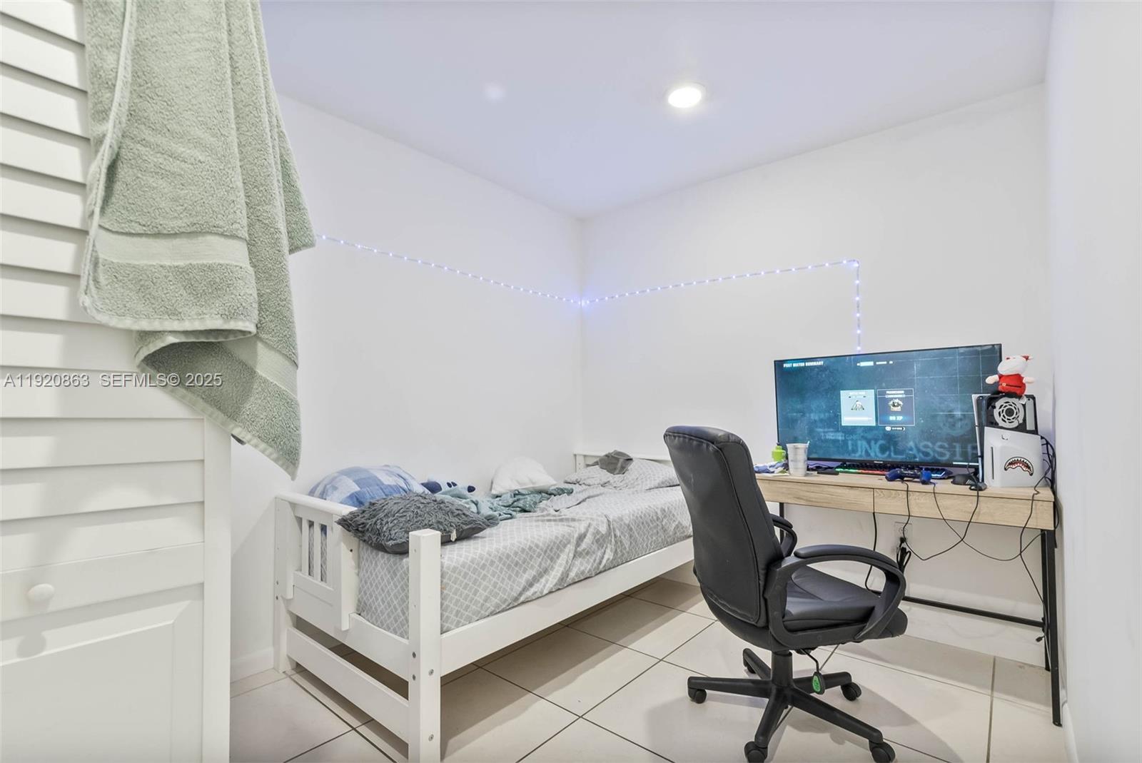 AMND MIAMI SUBURBAN ACRES - Residential Income