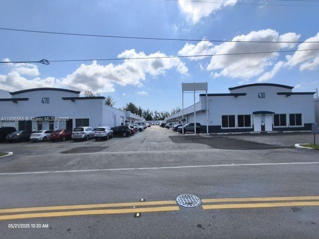 WAREHOUSE / INDUSTRIAL EAST OF I-95. RECENTLY RENOVATED ROOF. CONDO APPROVAL REQUIRED (1-2 WEEKS)