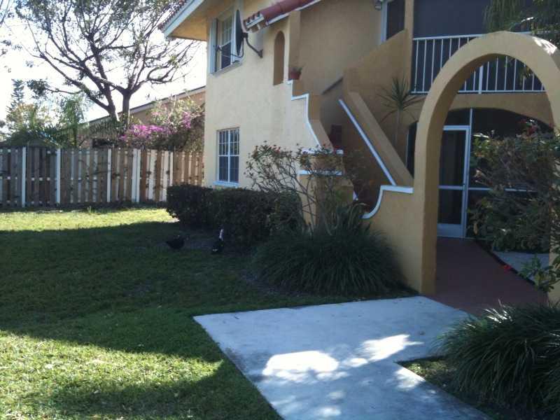 EXCELLENT APARTMENT IN THE 1ST FLOOR, WASHER & DRYER INSIDE UNIT. NEAR TURNPIKE EXPRESS WAY, SUPERMARKETS, CAFETERIAS, RESTAURANTS, SHOPPING MALLS, ETC. VERY EASY TO SHOW, IT'S VACANT. READY FOR MOVING. REQUESTING FULL CREDIT REPORT WITH BEACON SCORE & IN COME VERIFICATION FOR ALL APPLICANTS. ID OF APPLICANTS. USE SHOWING ASSISTANT. THANKS