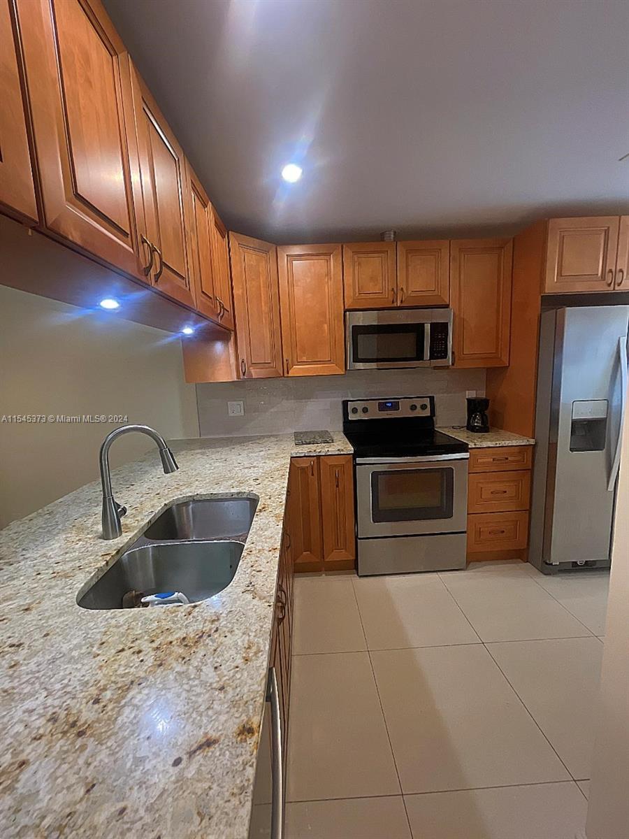 SHADYWOODS PH ONE - Residential