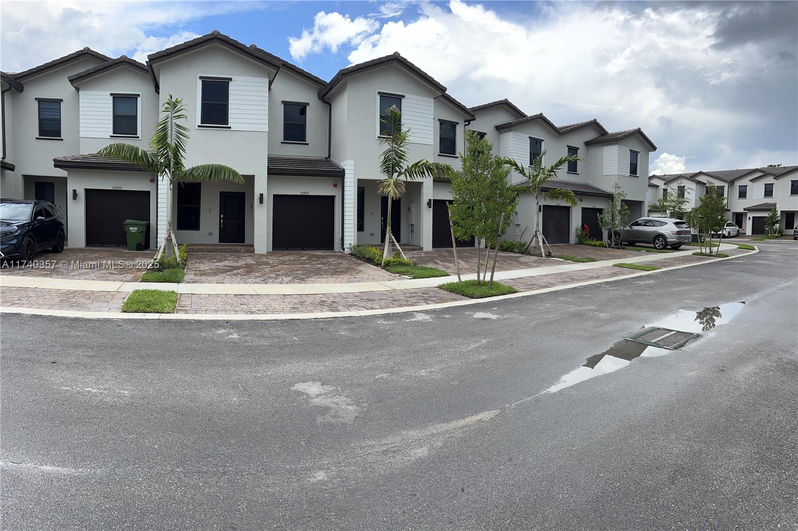 257 Sw 159 Court, Pembroke Pines, Miami-Dade County, Florida - 3 Bedrooms  
3 Bathrooms - 