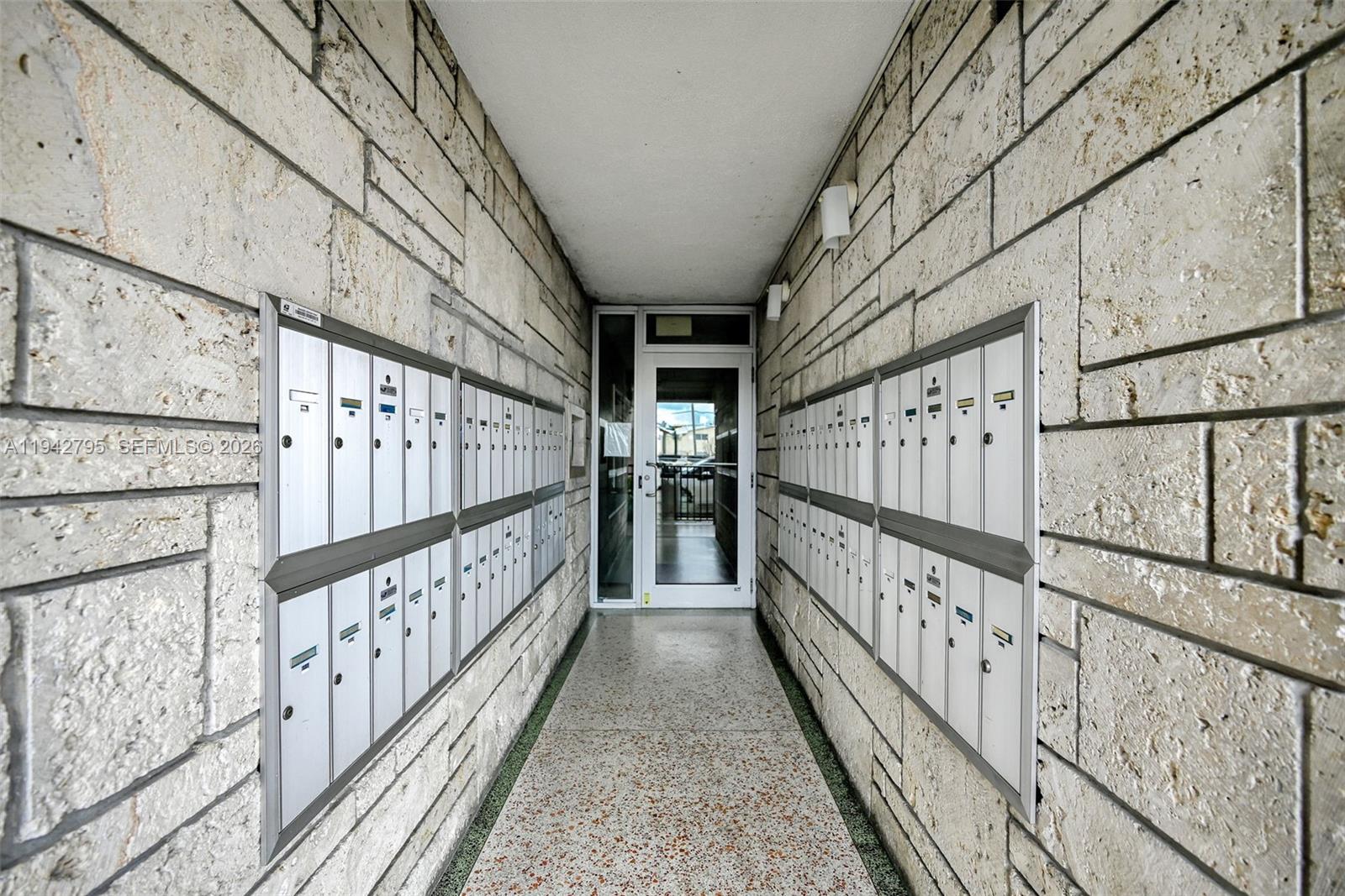 EL CID CONDO - Residential