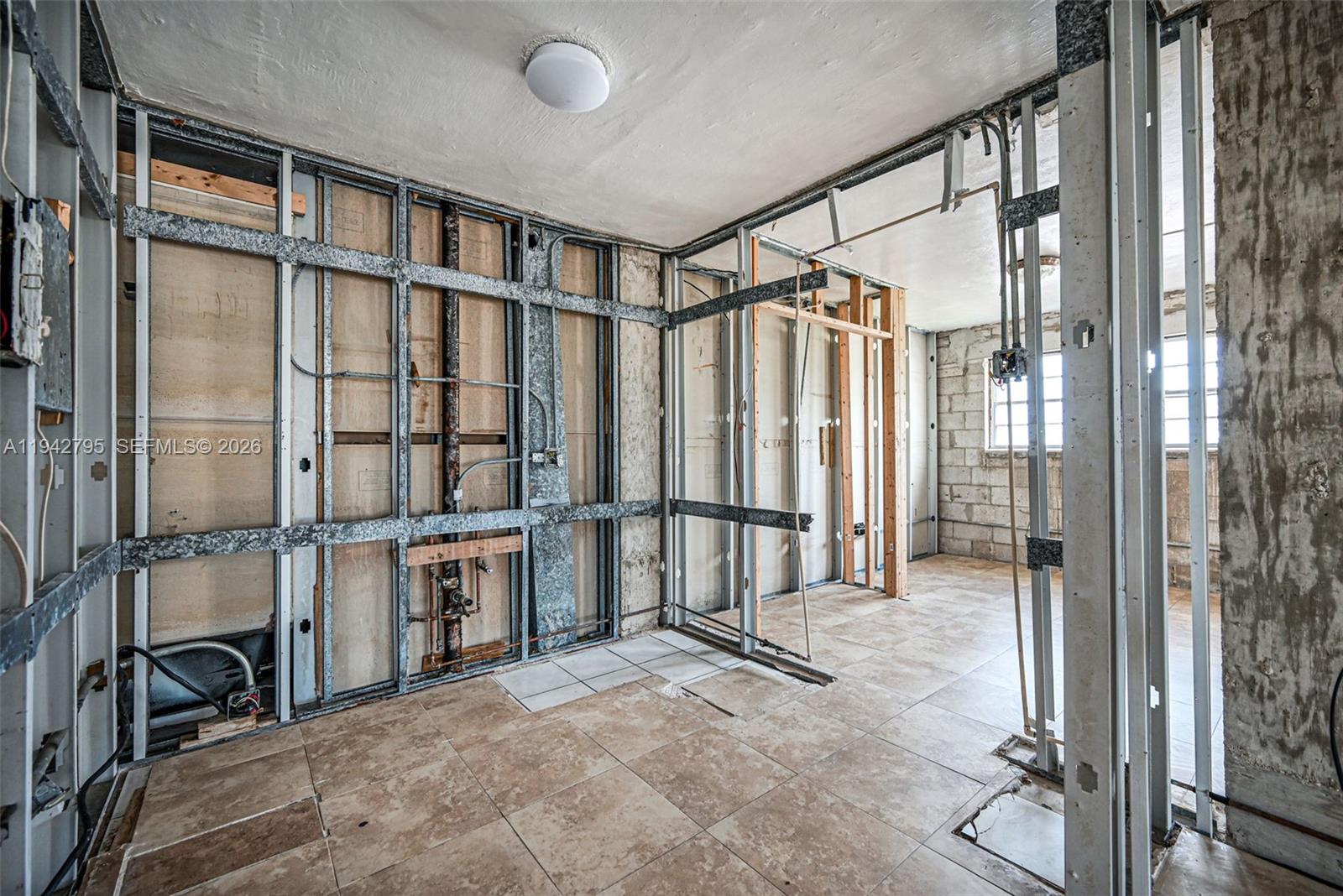 EL CID CONDO - Residential