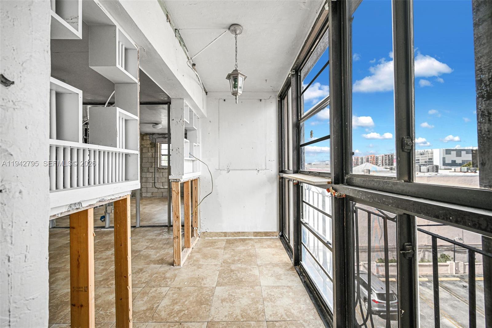 EL CID CONDO - Residential