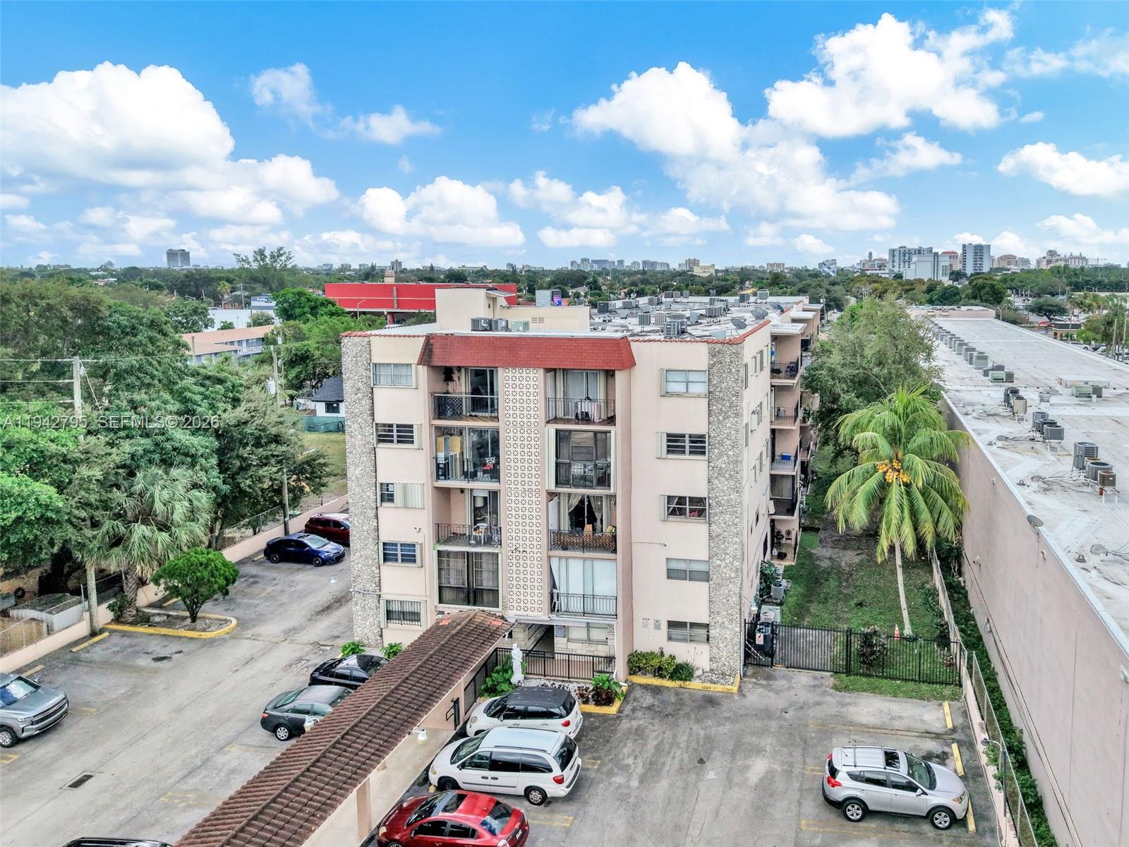 EL CID CONDO - Residential