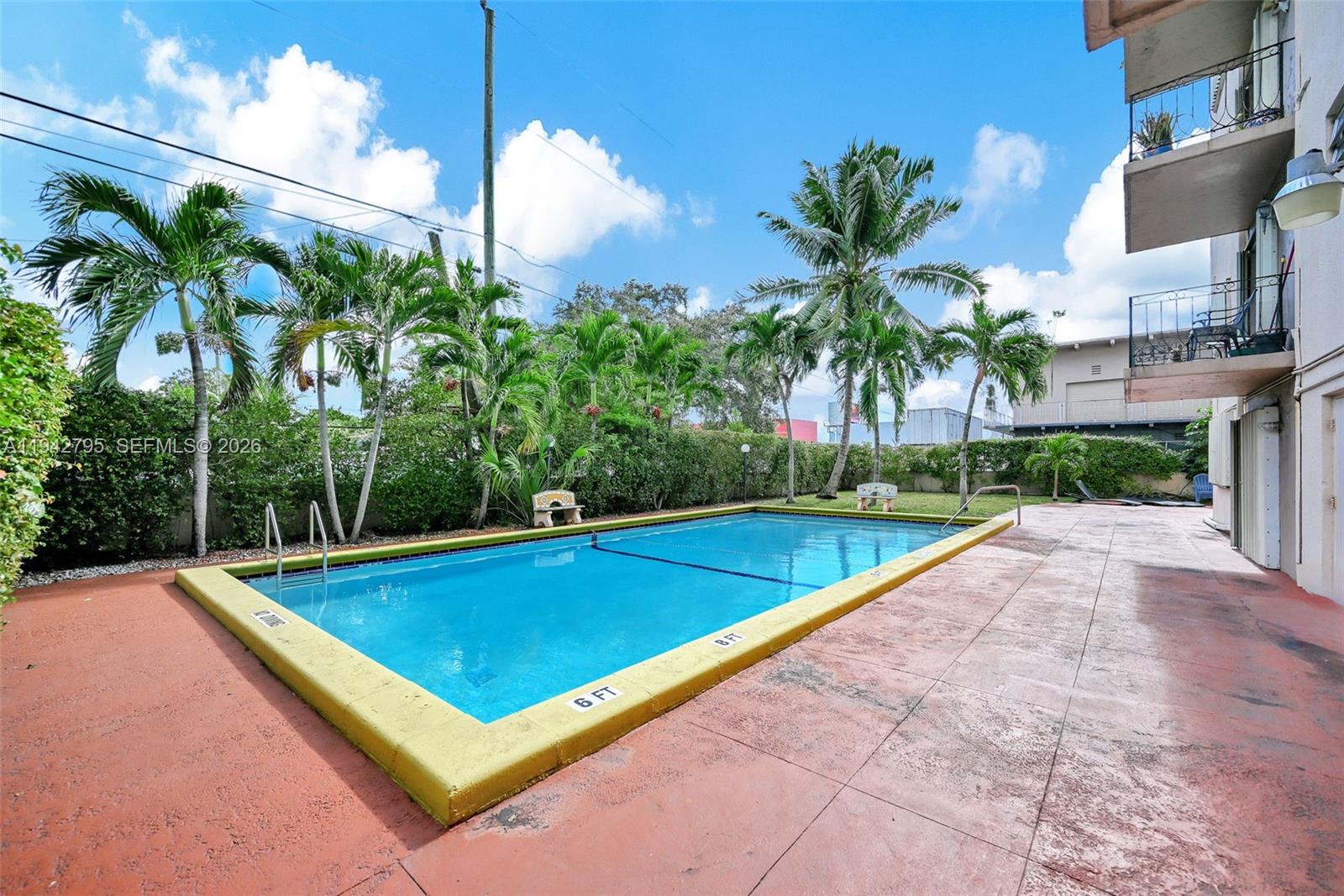 EL CID CONDO - Residential