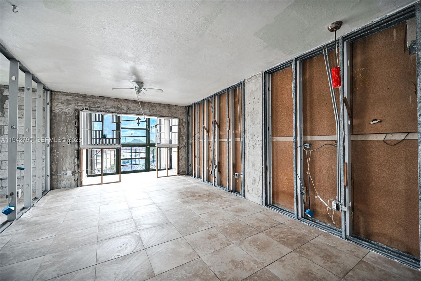 EL CID CONDO - Residential