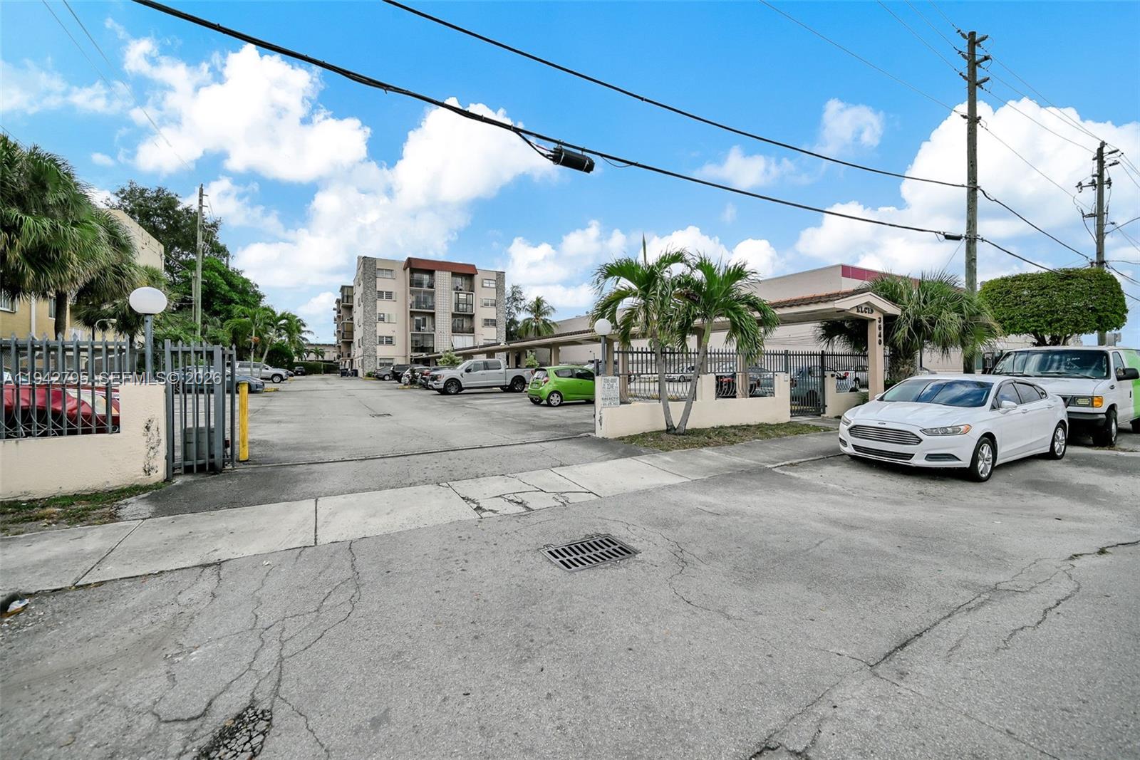 EL CID CONDO - Residential