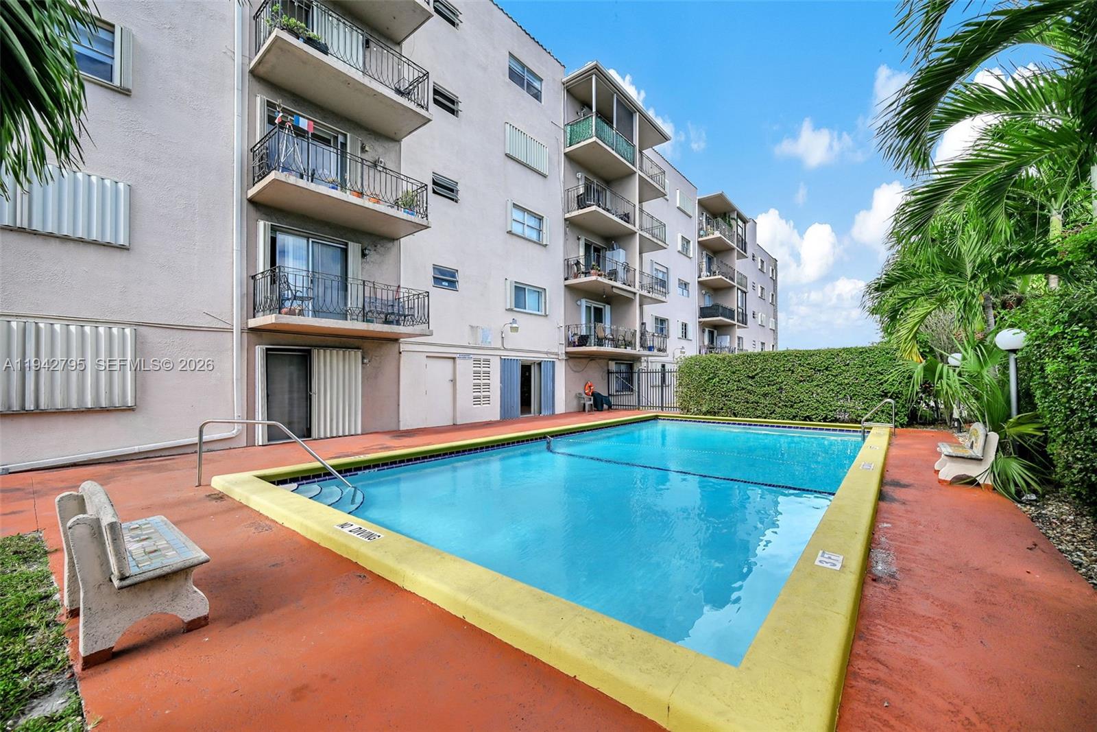 EL CID CONDO - Residential