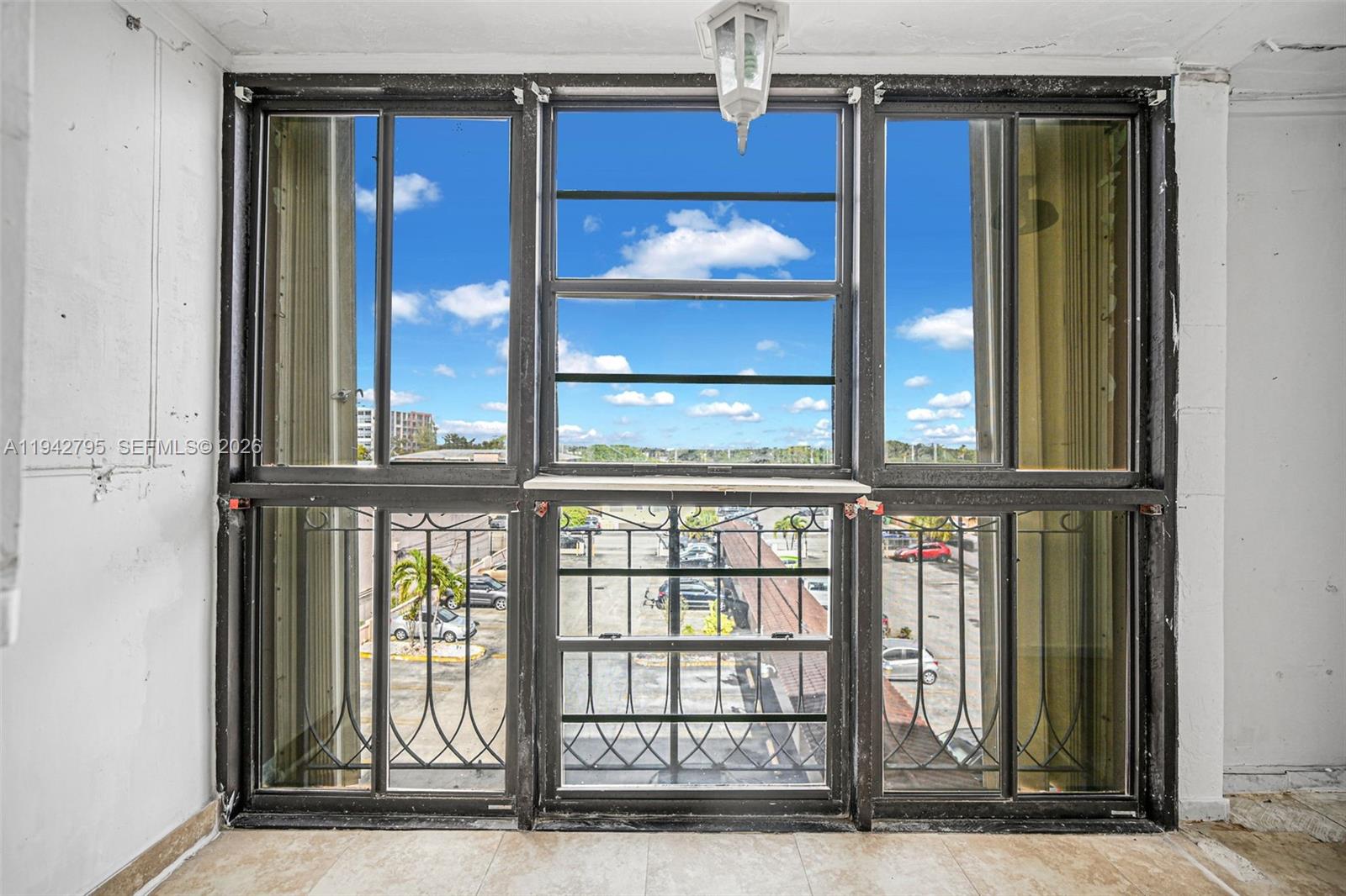 EL CID CONDO - Residential