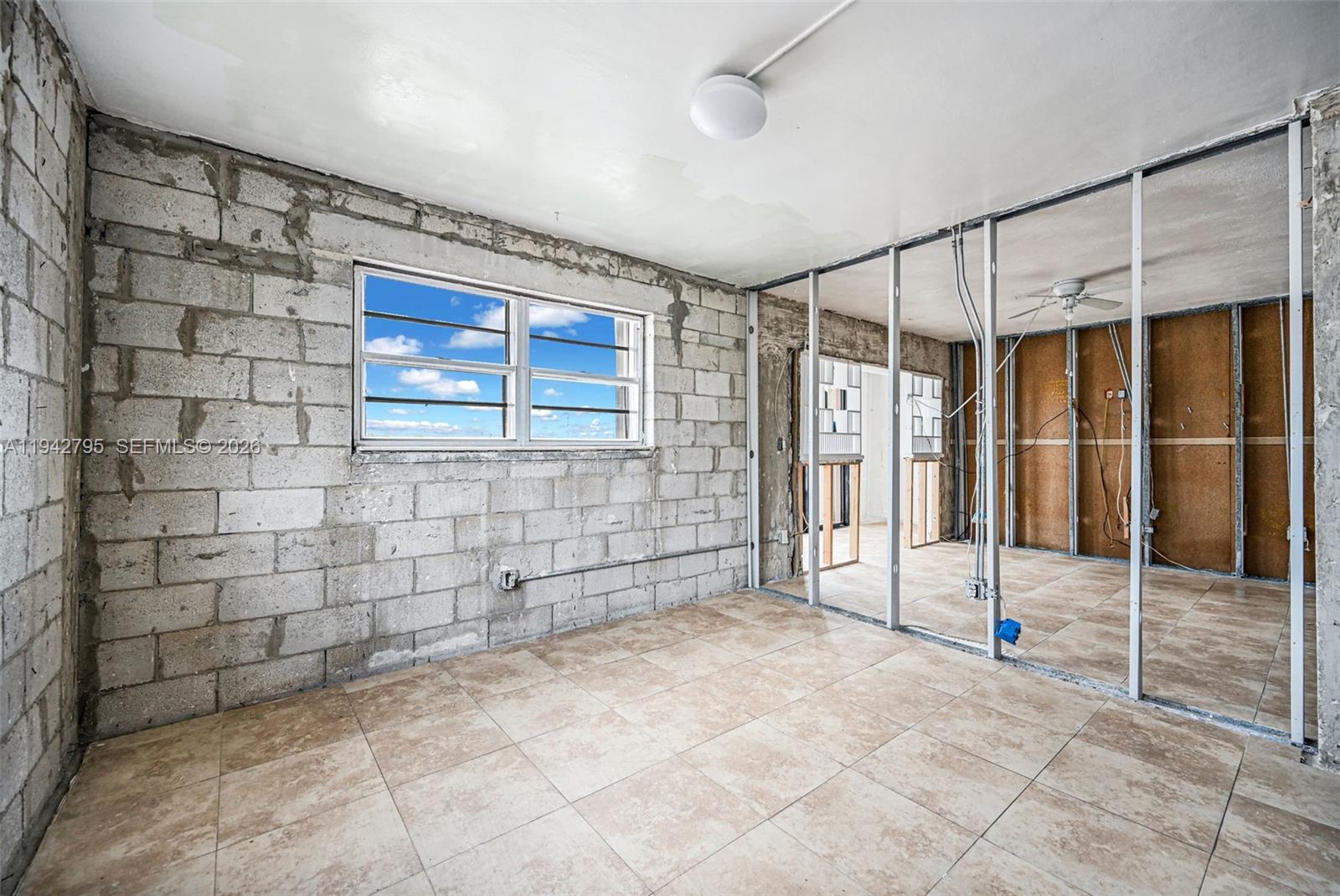 EL CID CONDO - Residential