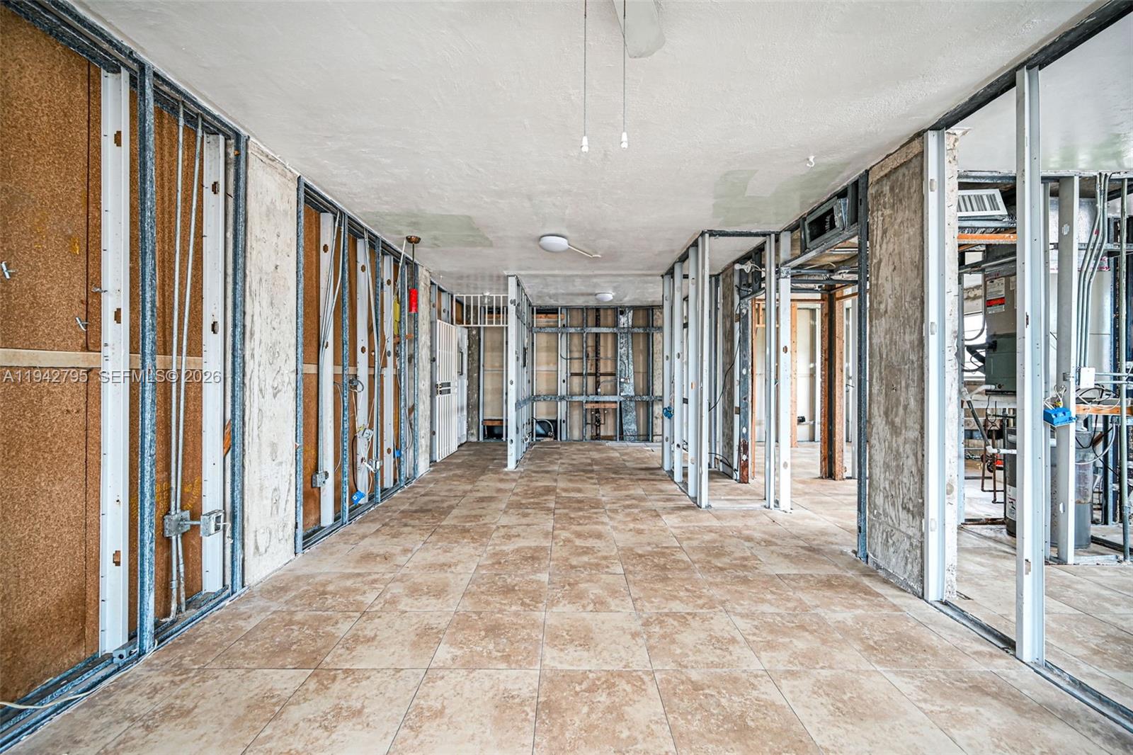 EL CID CONDO - Residential