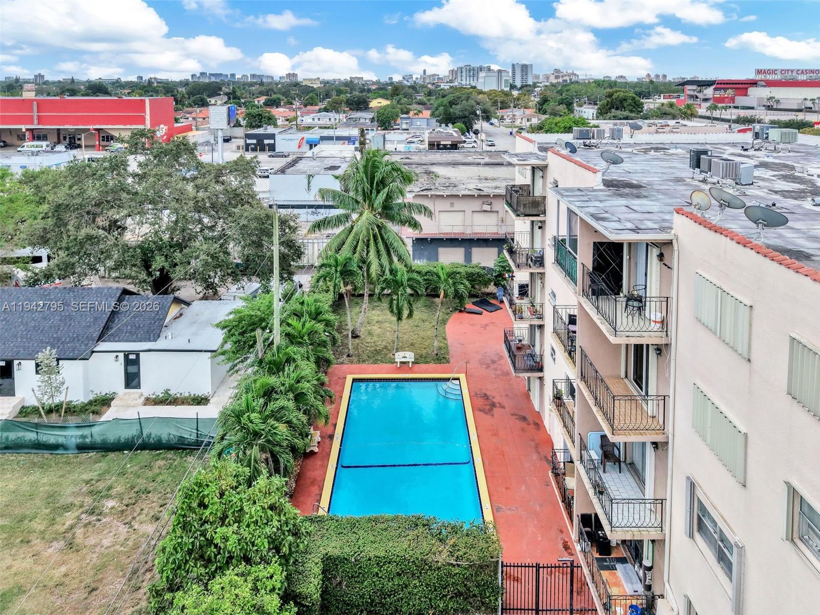 EL CID CONDO - Residential