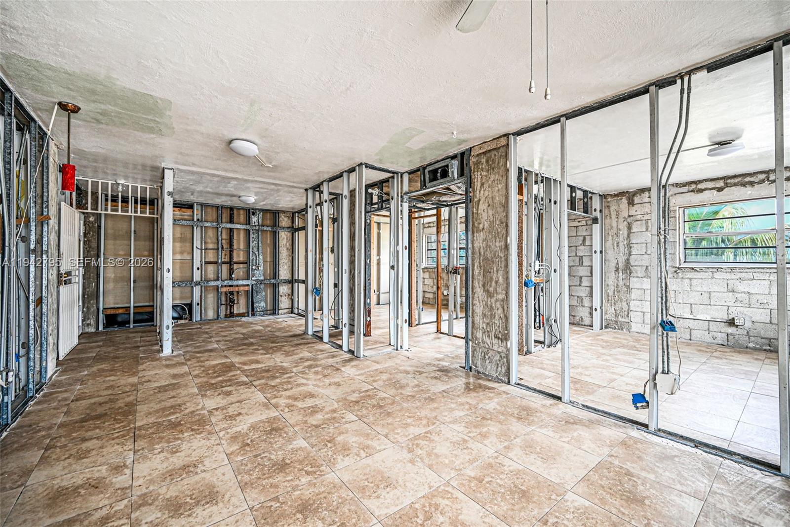 EL CID CONDO - Residential