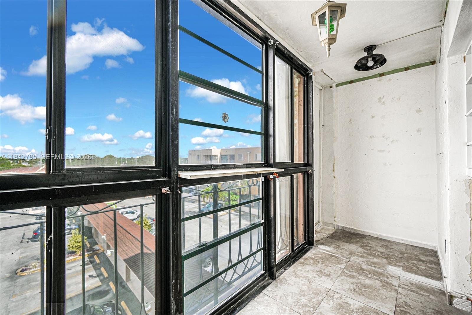 EL CID CONDO - Residential