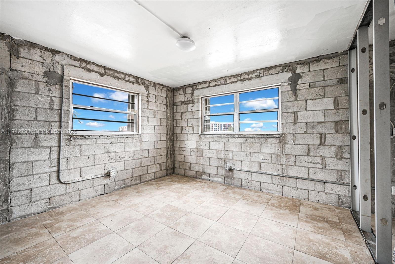 EL CID CONDO - Residential