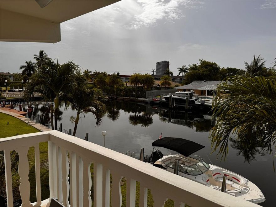 EXCELLENT WATER VIEW CONDO WITH A BEAUTIFUL BIG BALCONY FACING THE CANAL,SPACIOUS 1/1 ON A PRIVATE ISLAND,SURROUNDED BY WATER. WALKING CLOSETS IN BEDROOM. PRIME LOCATION ,CLOSE TO THE BEACH,SHOPPINGS,RESTAURANTS ( AVENTURA MALL,GULFSTREAM CASINO AND MUCH MORE ). BUILDING HAS PASSED THE 40 YEARS CERTIFICATION. EASY TO SHOW CALL LISTING AGENT!!!!!!