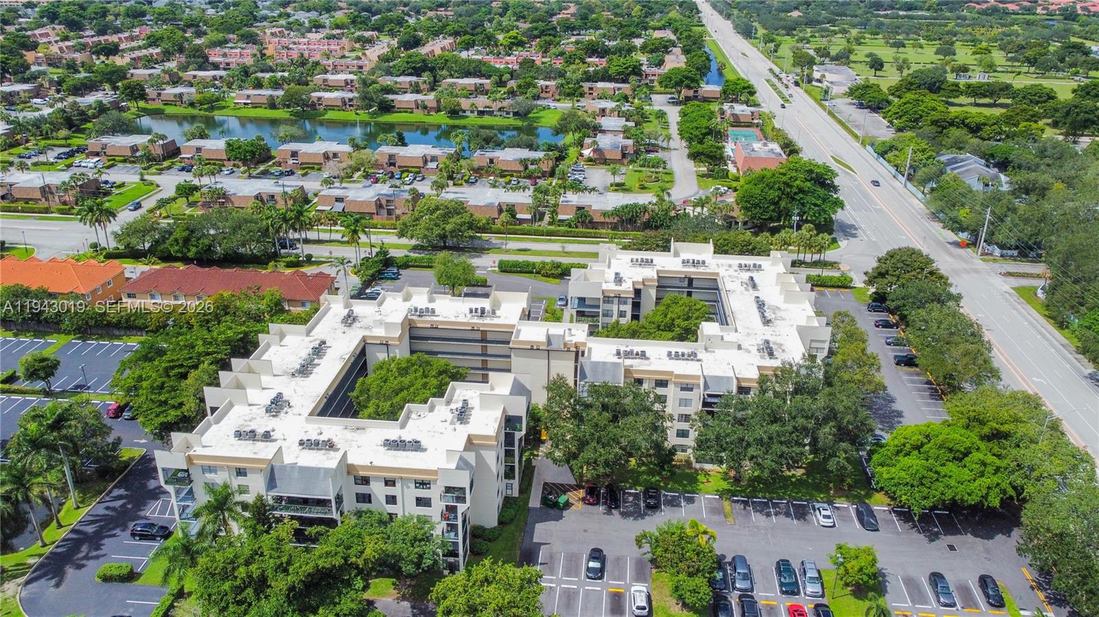 GATE THREE CONDO - Residential