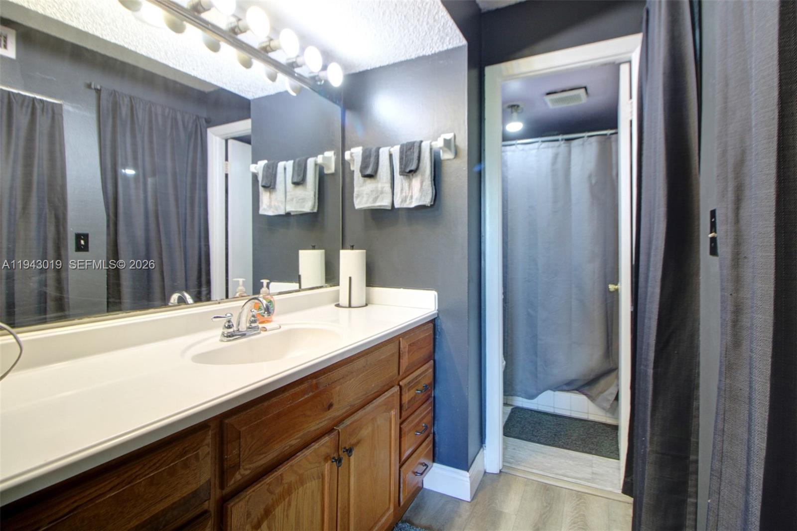 GATE THREE CONDO - Residential