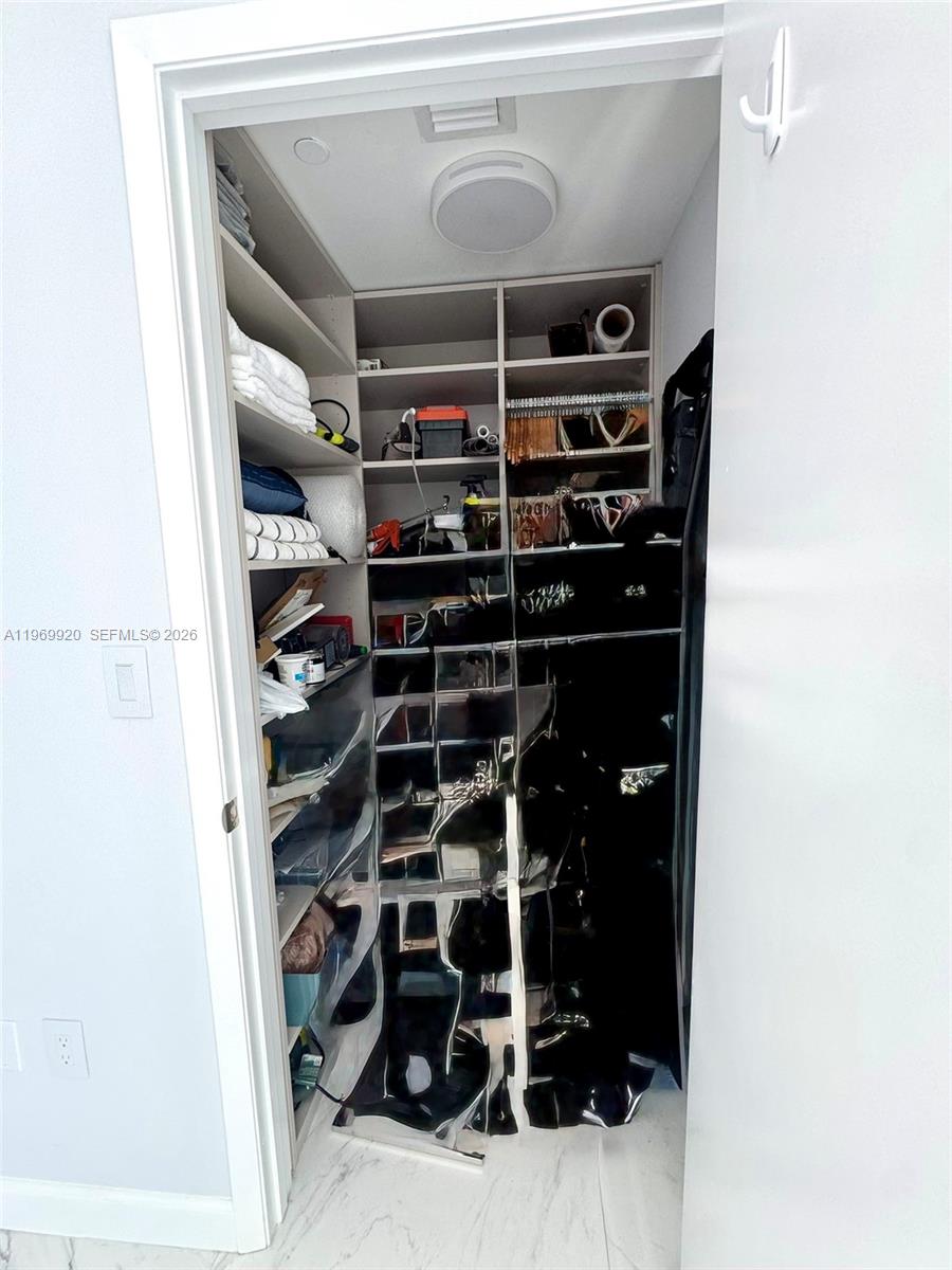 50 BISCAYNE CONDO - Residential Lease