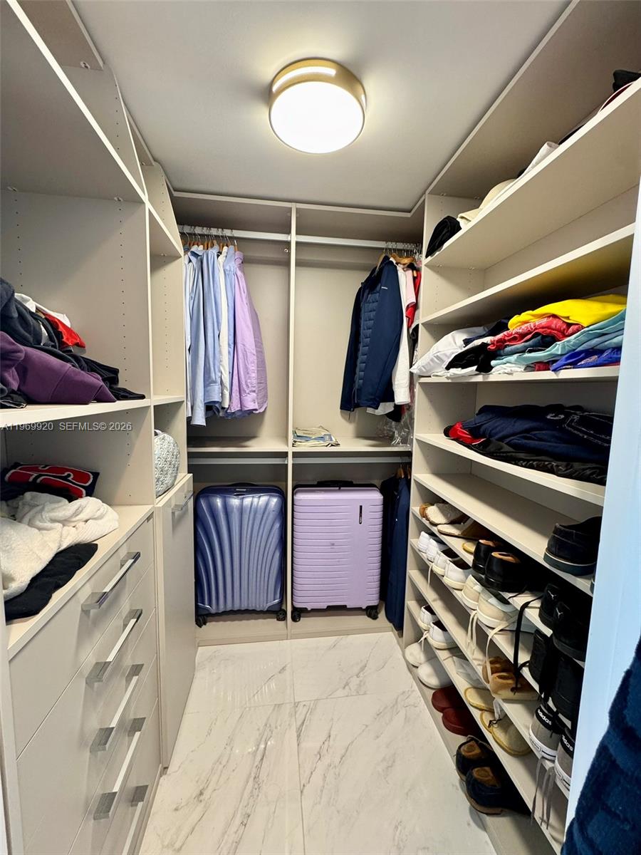 50 BISCAYNE CONDO - Residential Lease