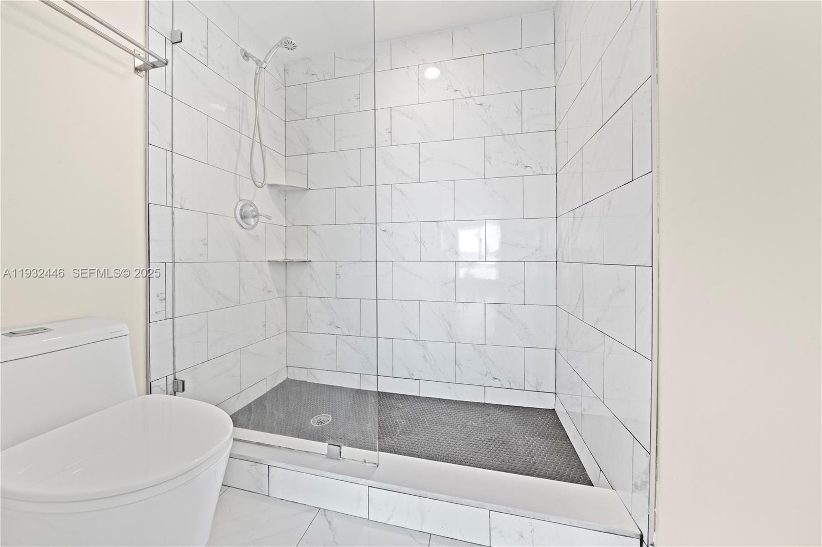 BAY VIEW LOFTS CONDO - Residential Lease