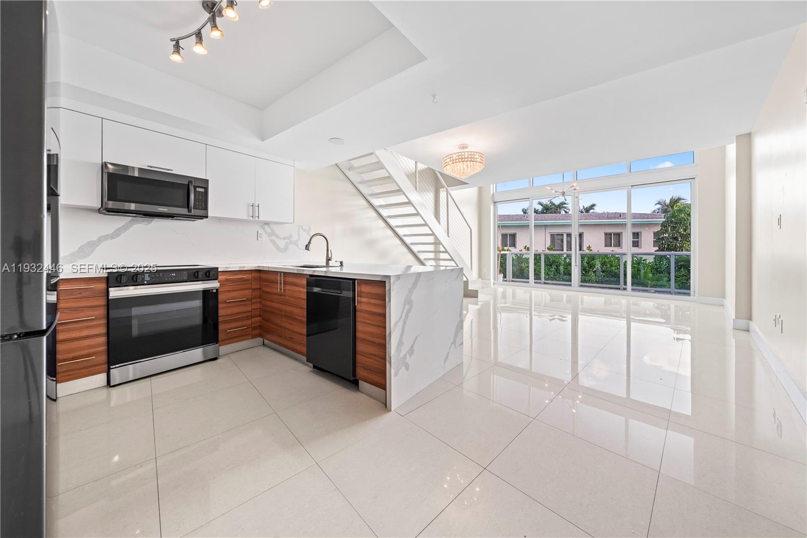 BAY VIEW LOFTS CONDO - Residential Lease