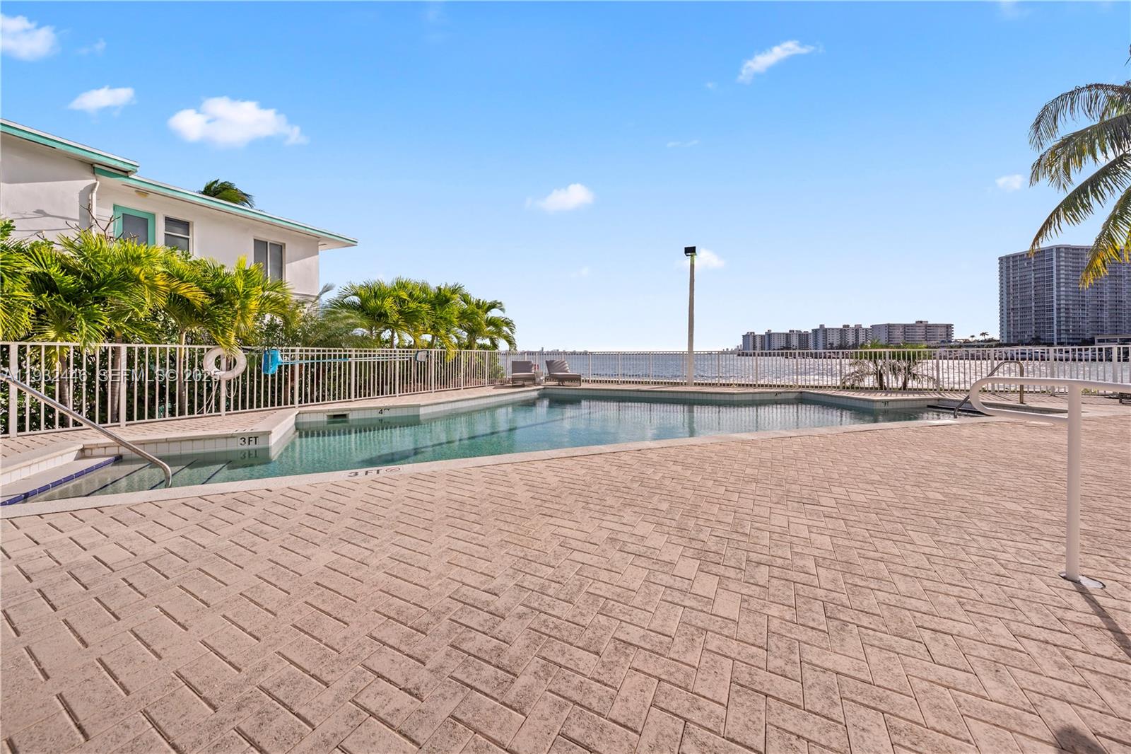 BAY VIEW LOFTS CONDO - Residential Lease