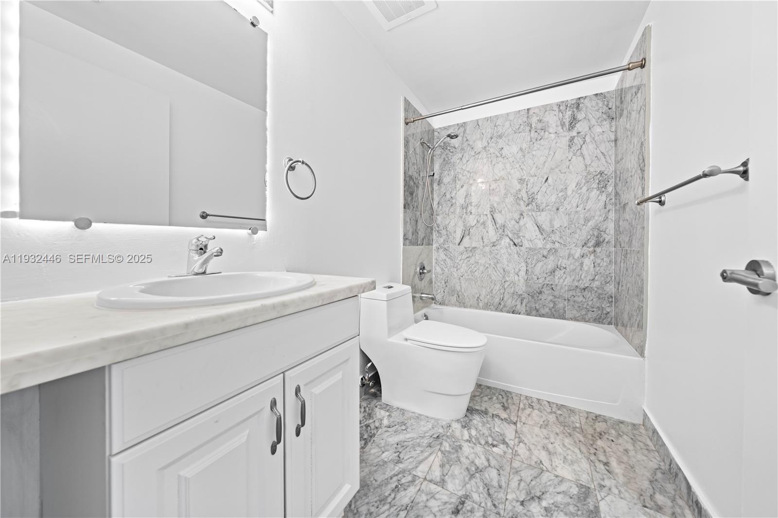 BAY VIEW LOFTS CONDO - Residential Lease