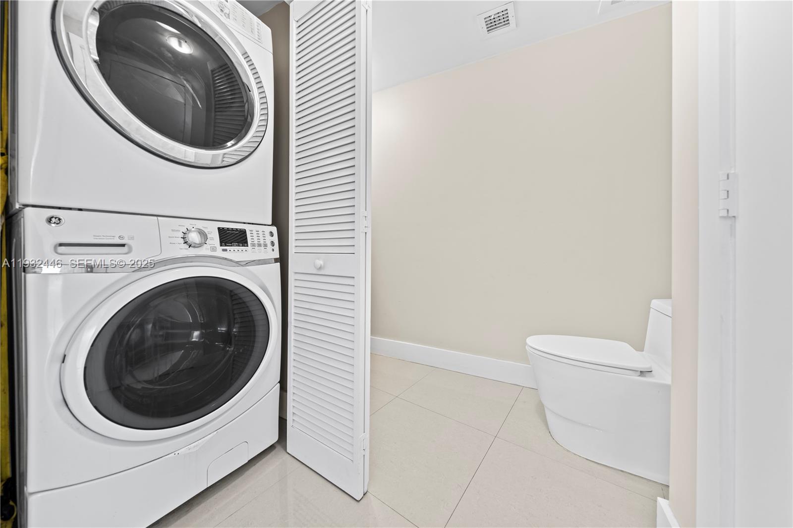 BAY VIEW LOFTS CONDO - Residential Lease