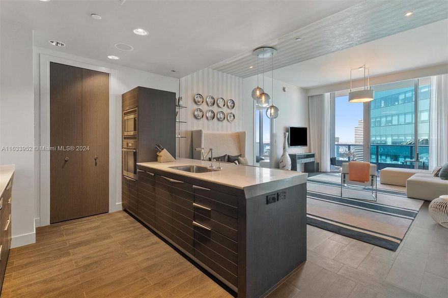 This elegant, beautiful, and unique residence is offered with amazing 2 Bedrooms and 2.5 bathrooms,
professionally fully furnished and fully equipped. Enjoy the breathtaking & beautiful city views. One assigned
parking space and deeded storage. Full-service building, with state of the art gym, wellness center with treatment
rooms, sauna, conference room, 6 sparkling pools and bar area and meeting's room. Exquisite restaurant Zuma is
located in the building. Elevated living in the heart of downtown Miami. Beautiful unit located in the heart of
Downtown Miami. Spacious 2 bedrooms and 2.5 bathrooms, offers fantastic ocean and bay views that you can
enjoy. Your clients will love it!. This is the best line in the building.