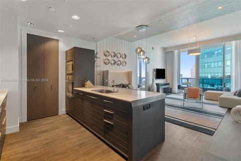 200 Biscayne Boulevard Way 5211 Miami FL 33131