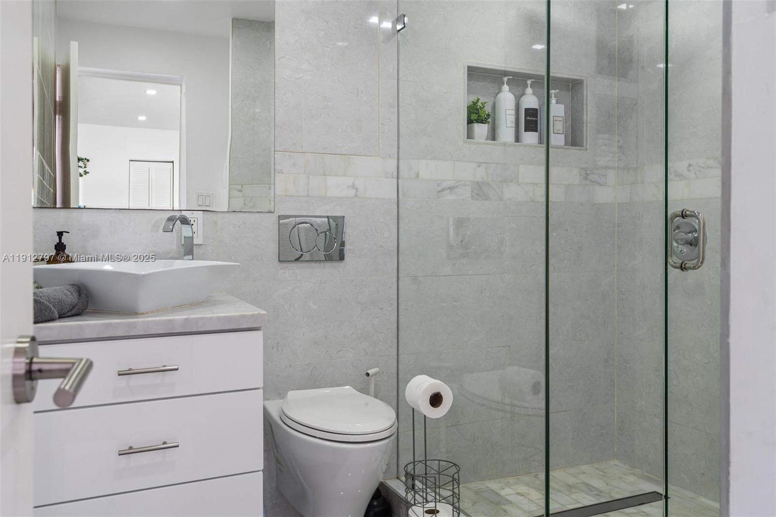 MIAMI SHORES SEC 6 - Residential