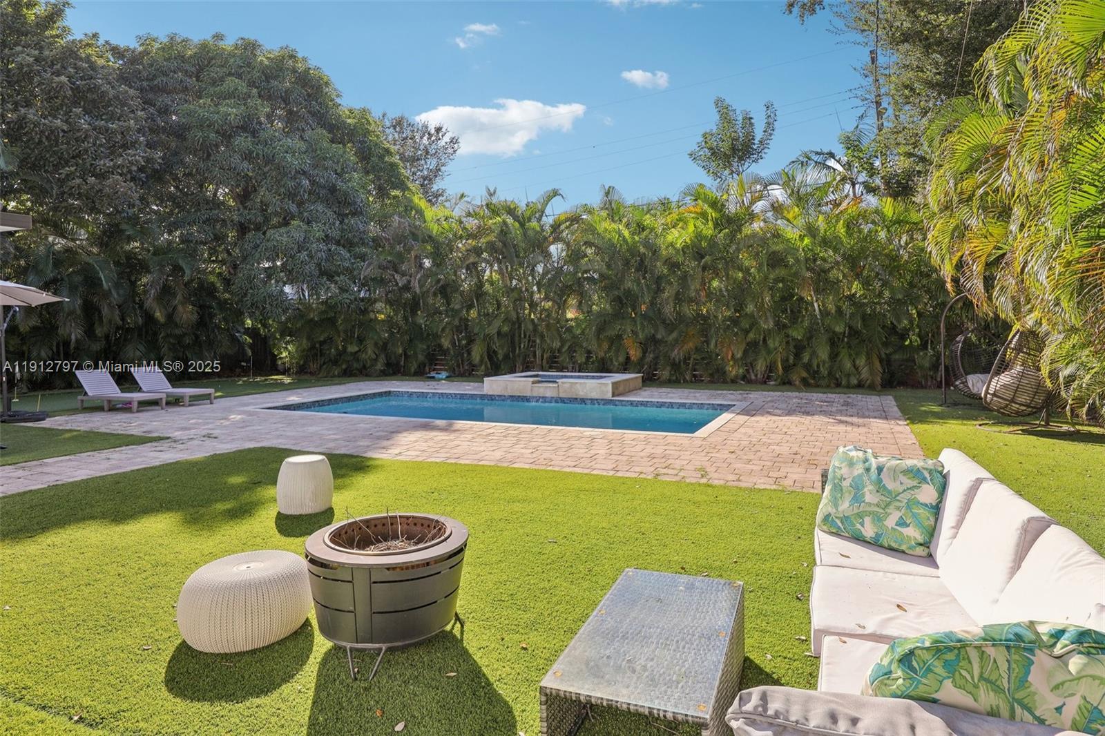 MIAMI SHORES SEC 6 - Residential